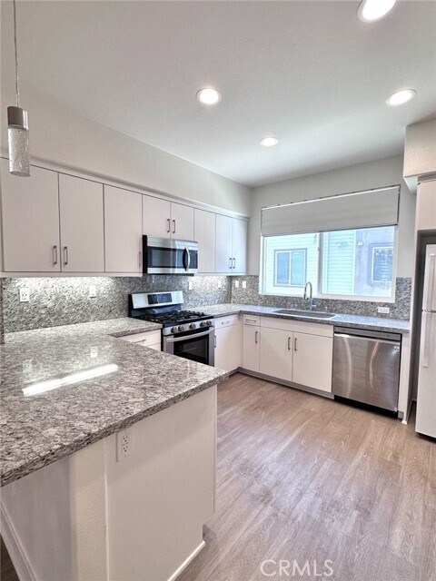 Foto del edificio - 9050 Garvey Ave
