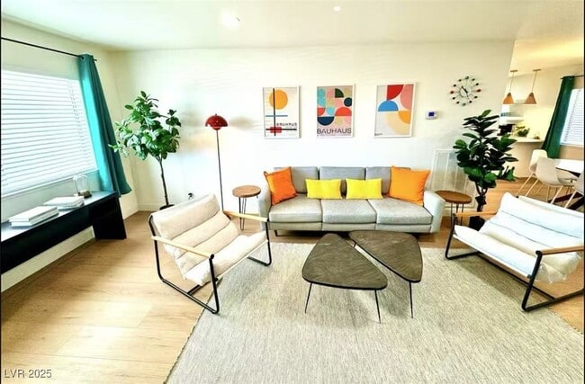 Foto del edificio - 4316 Powell Ave