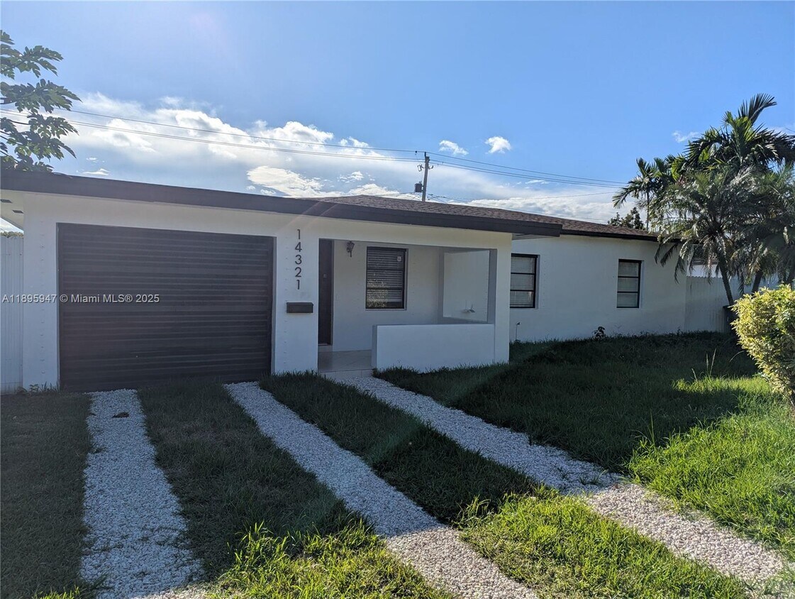 Primary Photo - 14321 Boggs Dr