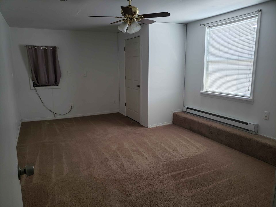 bedroom - 601 Hollander Rd