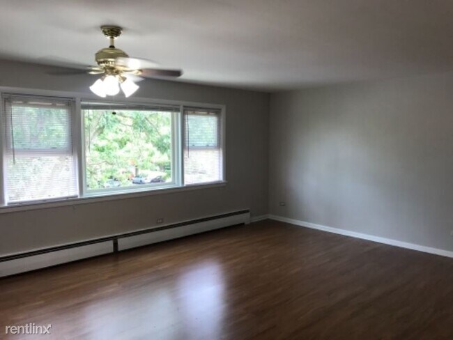Building Photo - 3 br, 1 bath Apartment - 7904 Lamon Ave