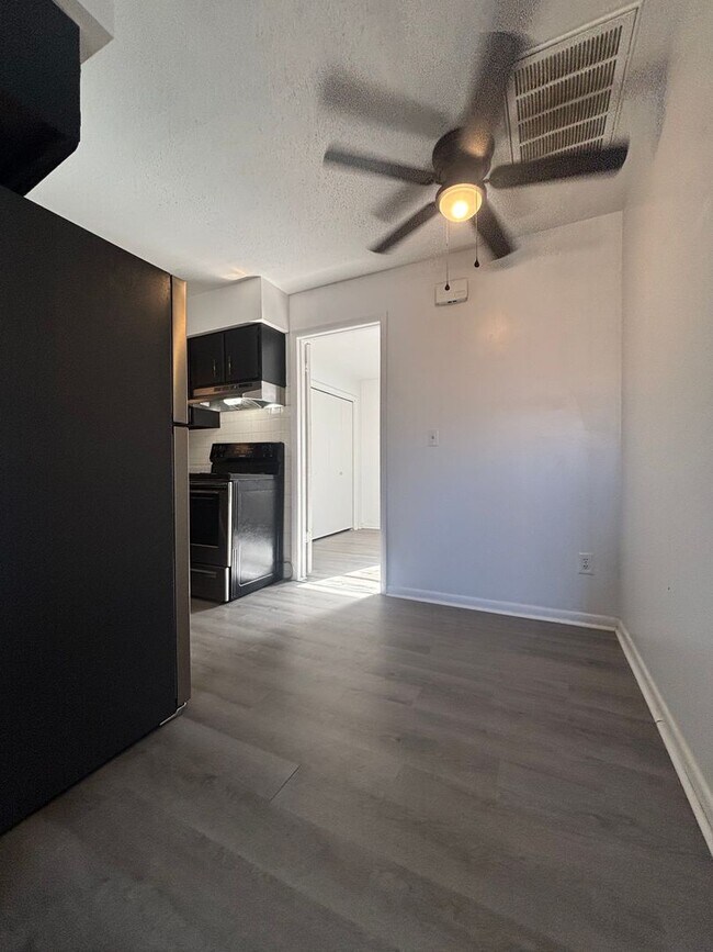 Foto del edificio - Come see this 1 bedroom 1 bathroom apartme...