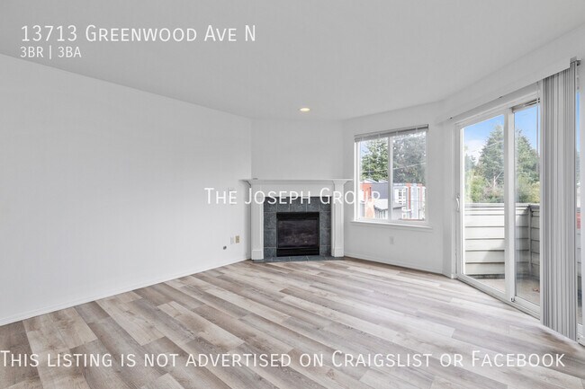 Building Photo - Remodeled 3 bed/2.5 bath with view of Bitt...