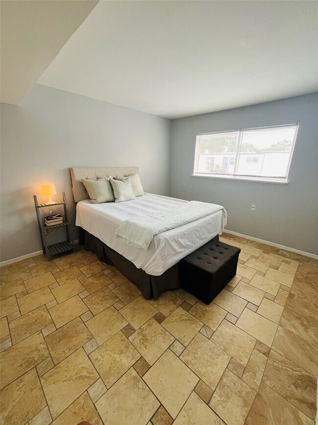 Foto del edificio - 11609 Chimney Rock Rd