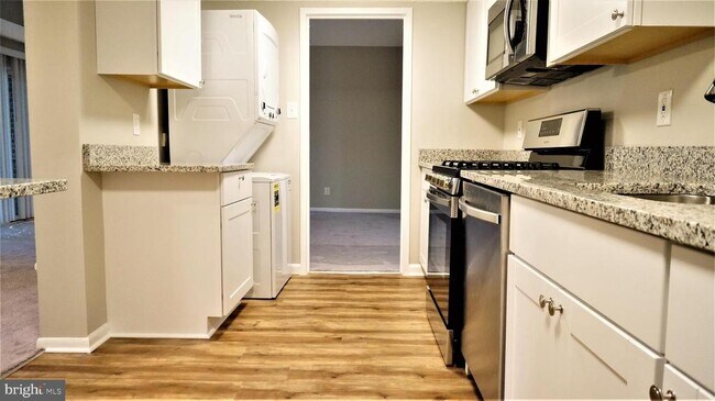 Foto del edificio - 11818 Breton Ct