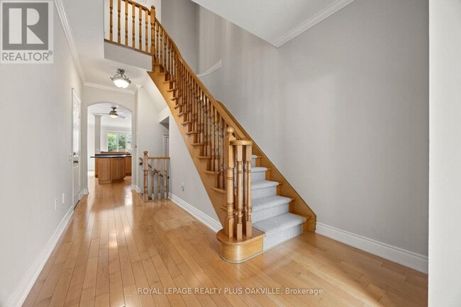 Building Photo - 224 Tawny Crescent