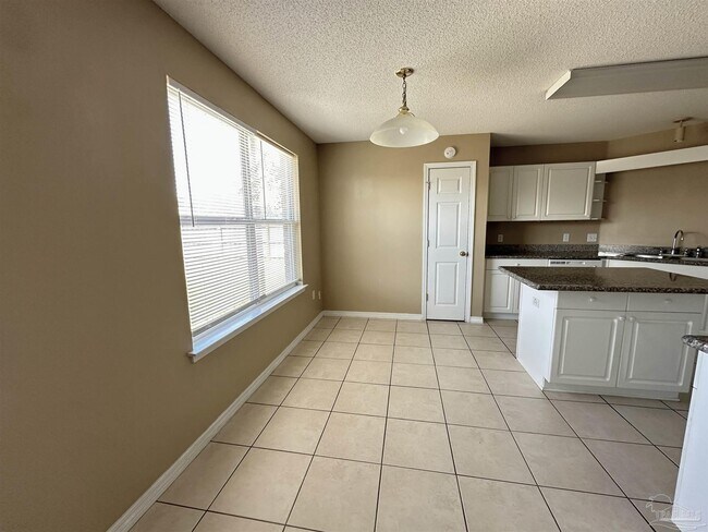 Foto del edificio - 2028 Coral Reef Rd