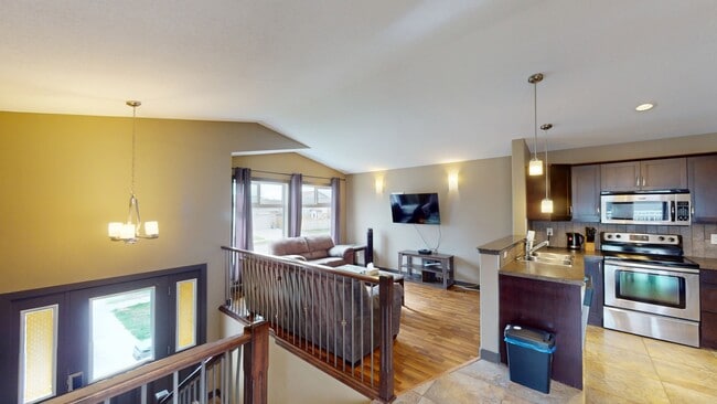 Building Photo - 7022 B 90 St
