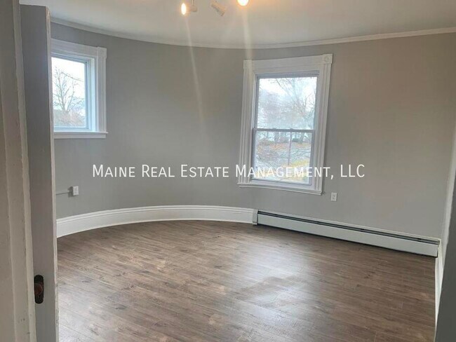 Foto del edificio - 372 Hammond St