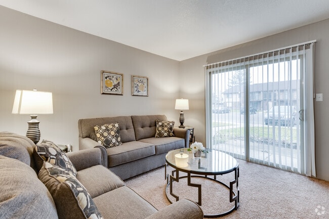 1BR, 1BA - 660 SF - Evergreen Park Townhomes and Apartments