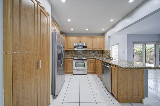 Building Photo - 621 SW 99th Pl