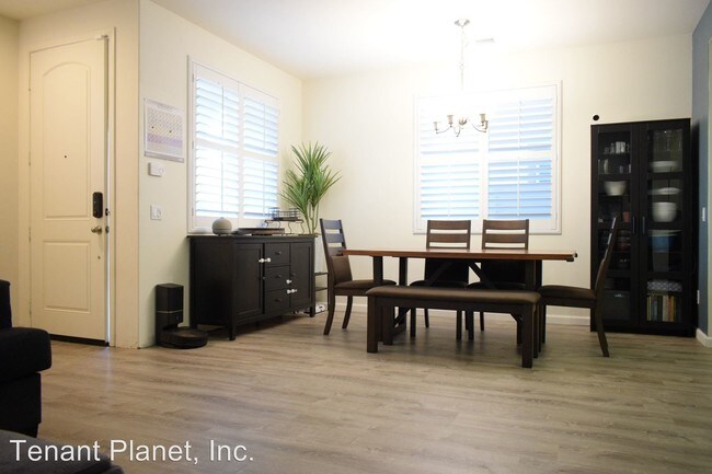 Building Photo - 4 br, 2.5 bath House - 1329 Keck Rd