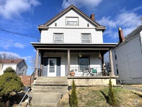 Building Photo - 1944 Maple Ave