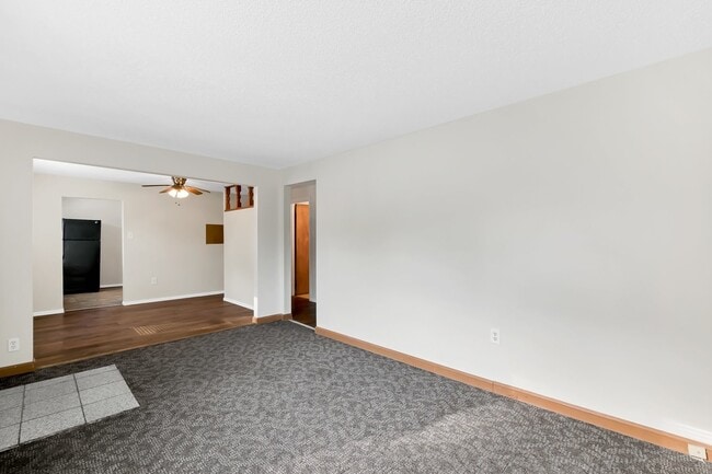 Foto del edificio - Spacious 3 Bedroom Ready to be rented. Section 8 Welcome