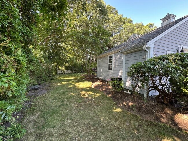 Building Photo - 113 Signal Hill Dr