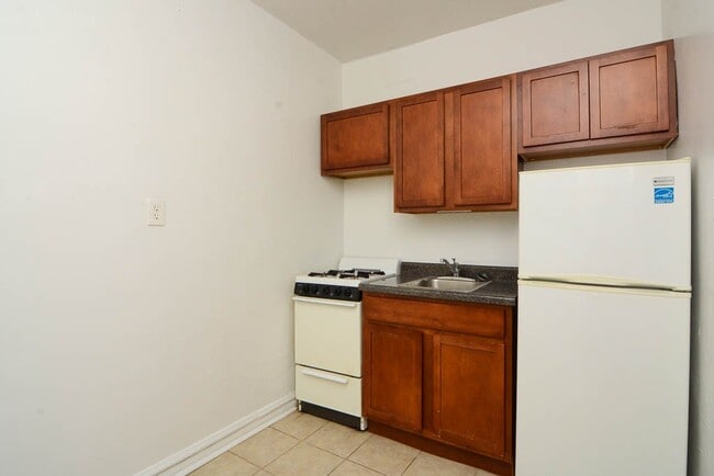 Building Photo - 4834 N Damen Ave