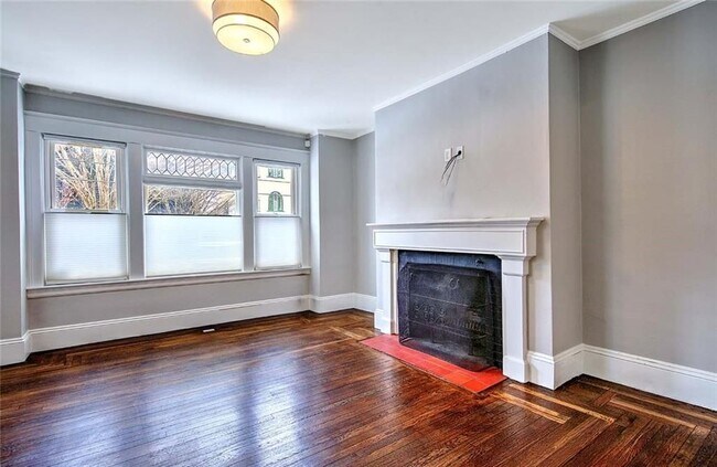 Foto del edificio - 118 Everett Ave