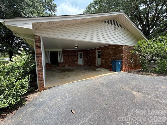Foto del edificio - 1130 Turnersburg Hwy