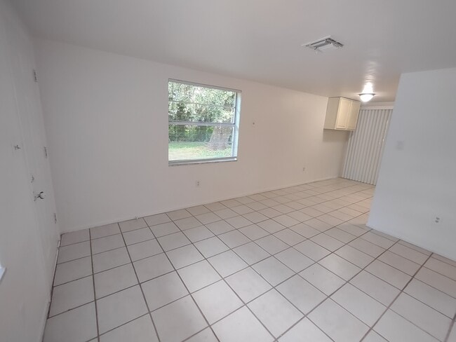 Building Photo - 4925 Ladyfish Ct