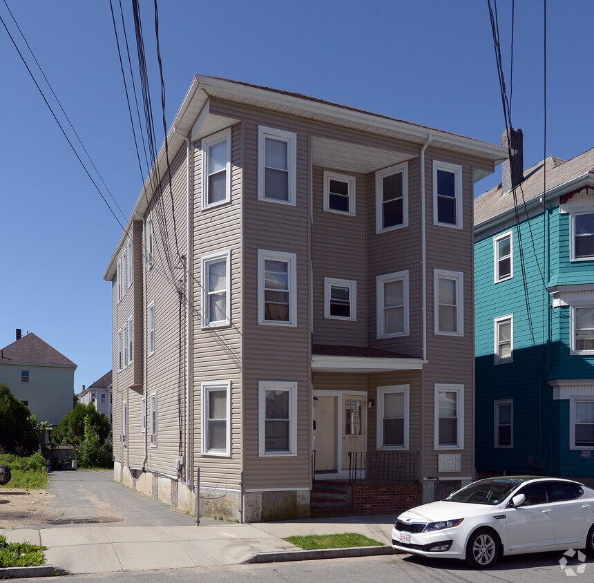 Primary Photo - 130-132 Nye St