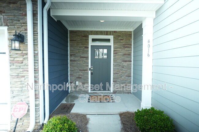 Foto del edificio - 4016 Rothwood Ln