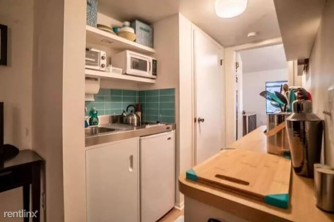 Building Photo - 1 br, 1 bath Condo - 20857 Haulover Cv Unit