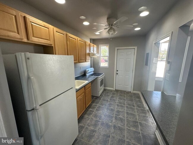 Building Photo - 3607 Erdman Ave