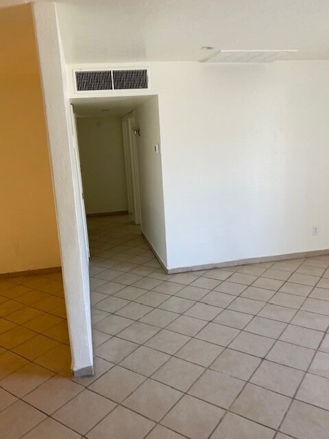 Building Photo - 4 Bedroom House in the West Valley!