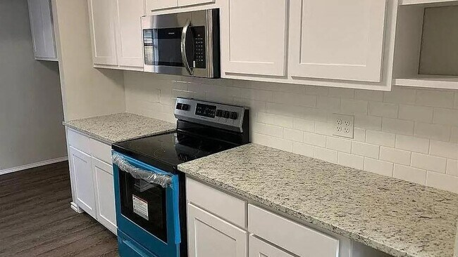 Foto del edificio - 826 Samuels Ave