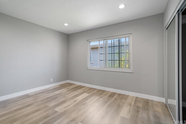 Building Photo - 8818 Ramsgate Ave