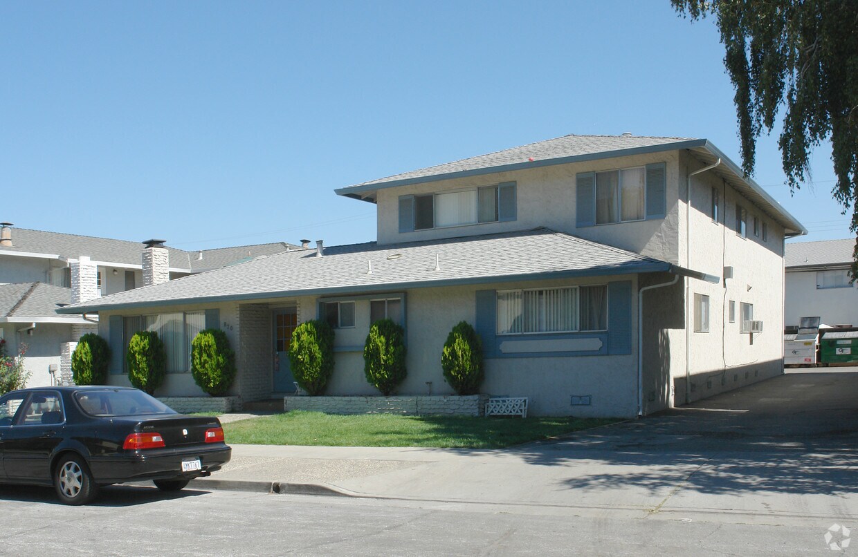 Building Photo - 870 Di Fiore Dr