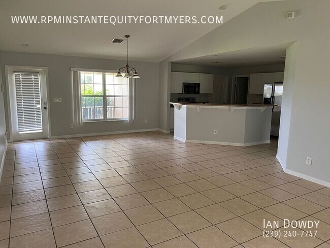 Building Photo - 2531 Sunniland Blvd
