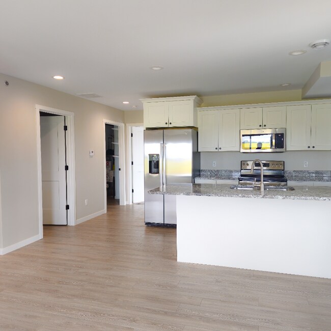 7068 Crosvik Ct Unit Apt 6, Peosta, IA 52068 Room for Rent in Peosta