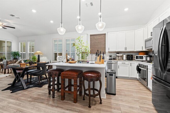 Building Photo - 513 Georgia Lace Trail