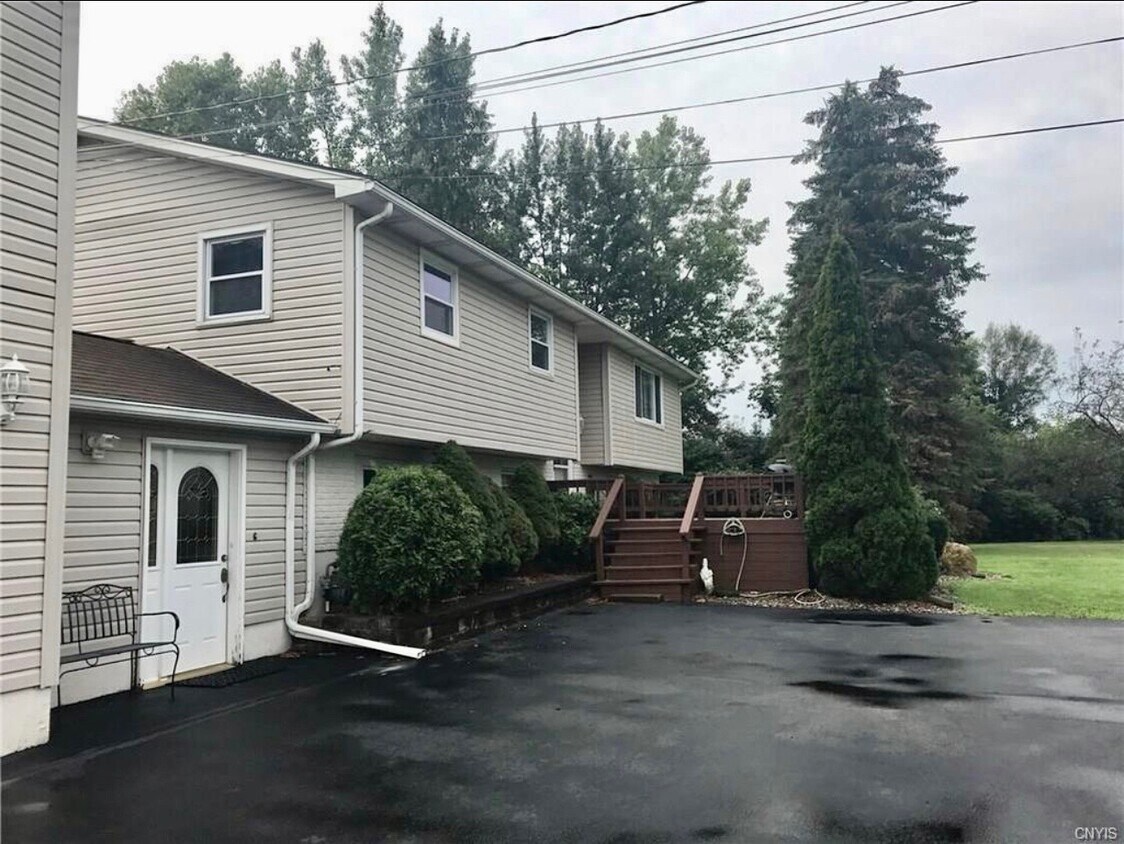 Primary Photo - 7776 Thompson Rd