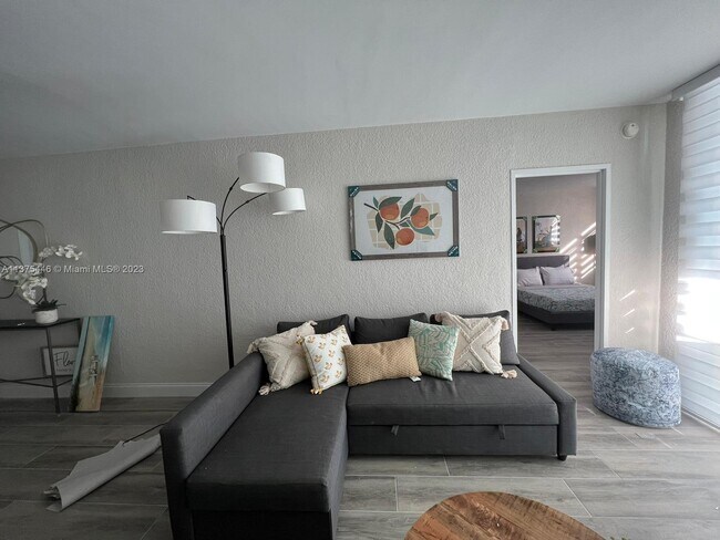 Foto del edificio - 4001 S Ocean Dr