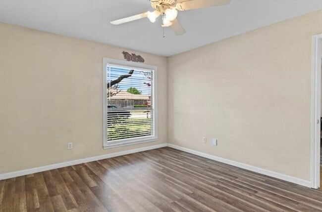 Building Photo - 6704 Bellehaven Dr