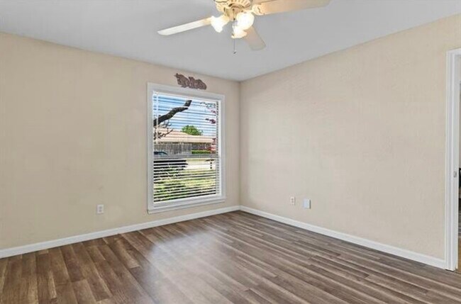Foto del edificio - 6704 Bellehaven Dr