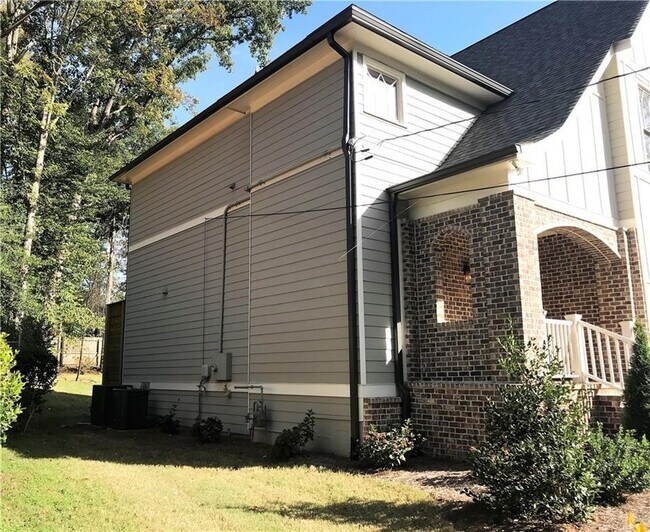 Building Photo - 1233 Vista Valley Dr NE