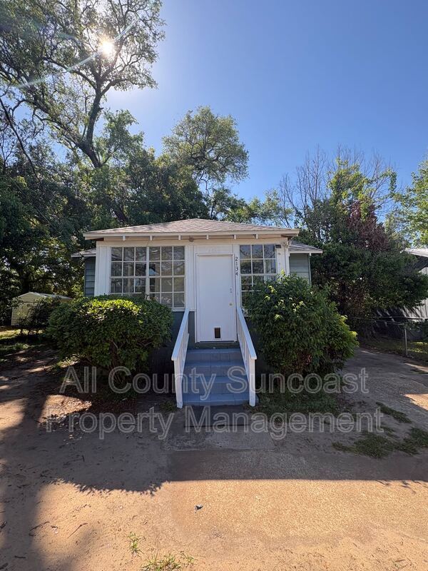 Foto del edificio - 2134 Saxon St