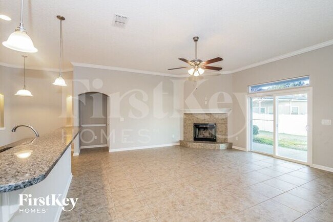 Foto del edificio - 920 Raindrop Ln