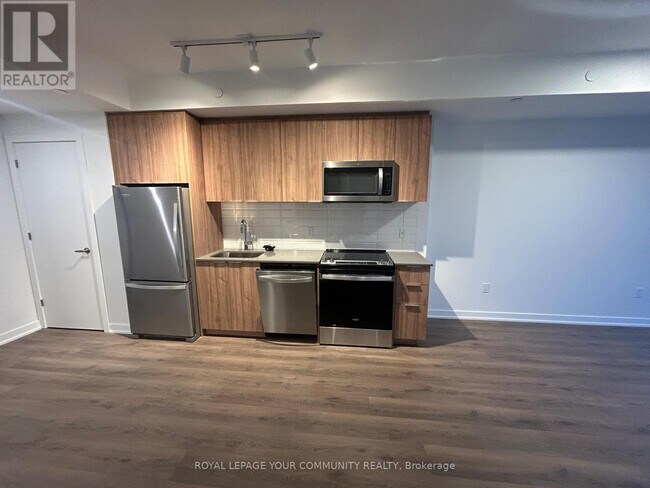 Building Photo - 720 Whitlock Ave