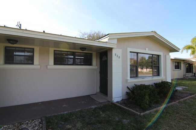 Foto del edificio - 820 Tupelo Dr