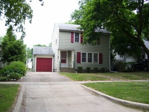 Building Photo - 705 W Columbia Ave