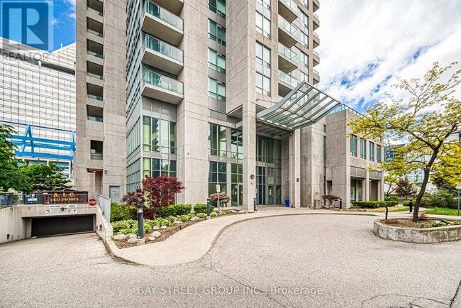Photo du bâtiment - 60-3460 Brian Harrison Way