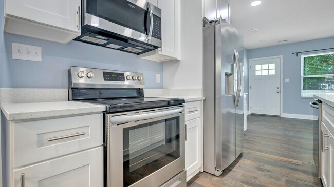 Building Photo - 7602 Oxman Rd