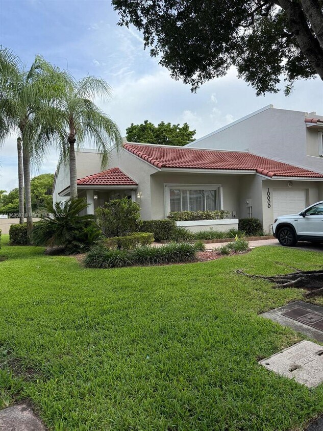Photo - 10000 Northwest 43rd Terrace Apt #10000, Doral, FL 33178 - 3 BR 2 BA townhouse