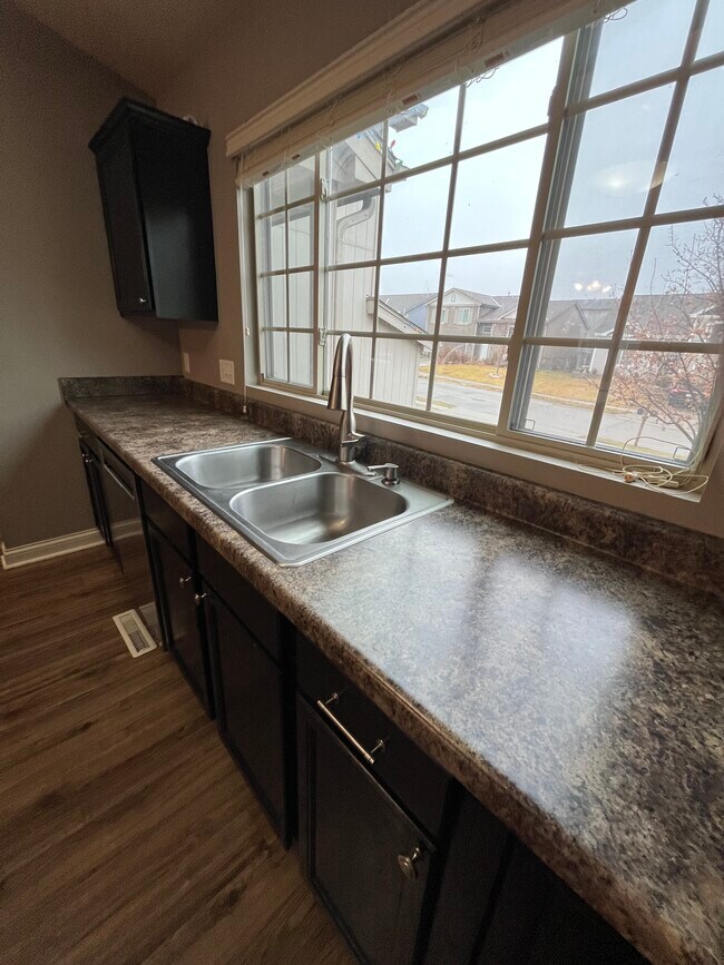 Deep Double Kitchen Sink - 18707 Birchwood Ave