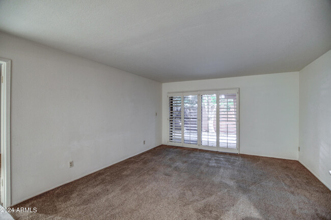 Building Photo - 4303 E Cactus Rd