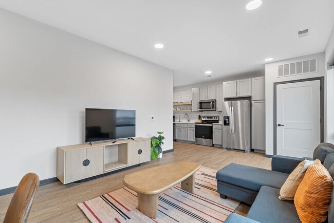 Building Photo - 423 E Michigan St